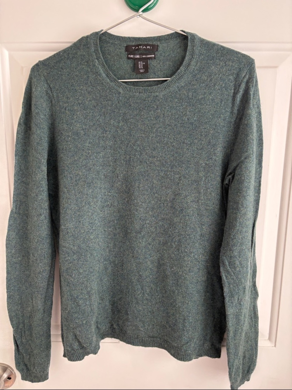 Tahari Women,s Pure Luxe 100% Cashmere Crewneck Sweater in Teal
